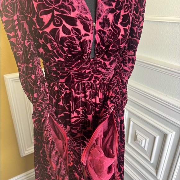 Elegant Red Velvet Floral Dress - Picture 7 of 16